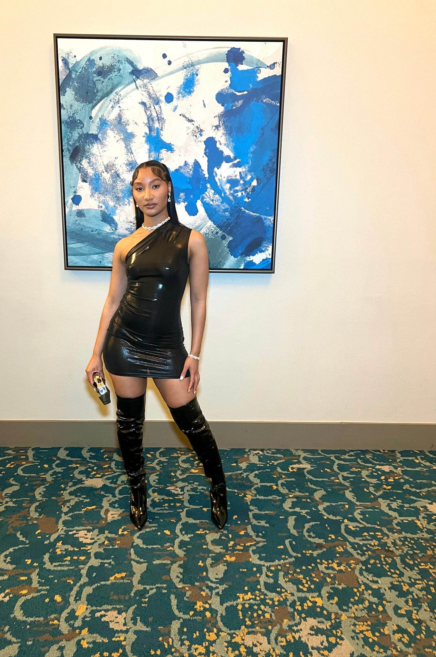 Finding Love Mini Black